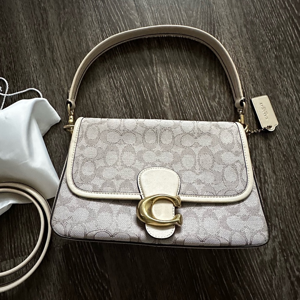 Soft Tabby Shoulder Bag In Signature Jacquard - Picture 9 of 11